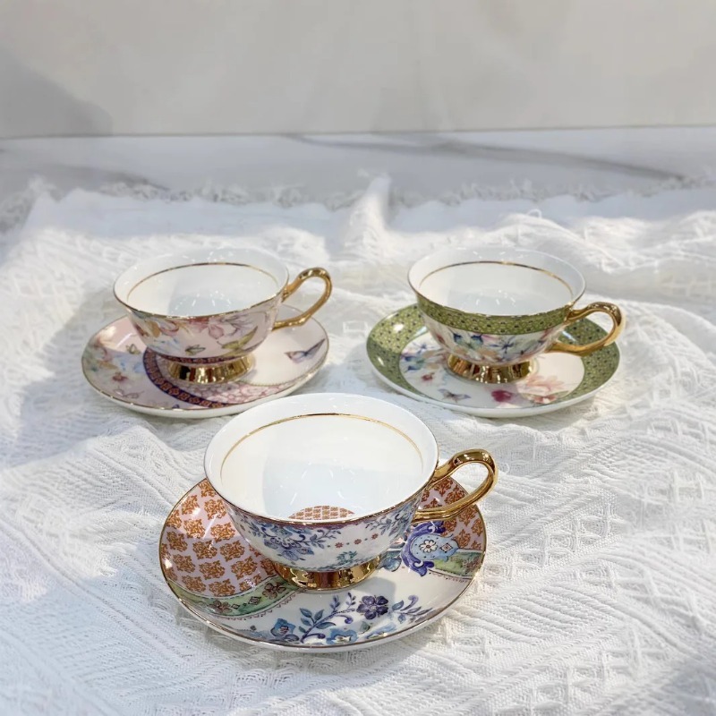 Coffee Tea Garden - Tazas y Platos de Alta Calidad
